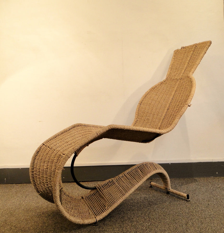 Lounge chair attribued to Tom Dixon. / Chaise longue attribuée à Tom Dixon.